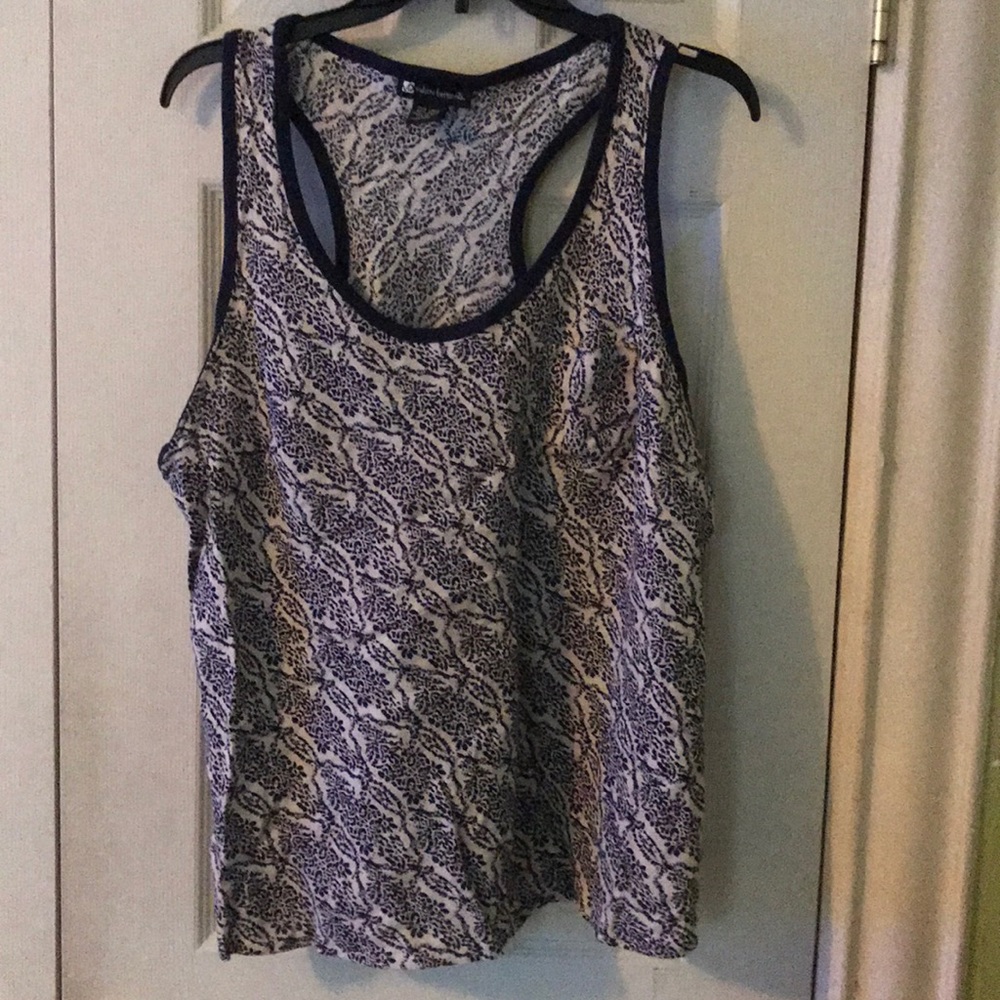 Valerie Bertinelli sleeveless top (3)